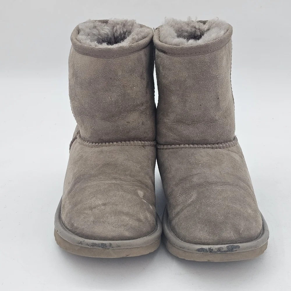UGG Classic Short Shine Boots Dusted Cocoa Little Big Kid Size 2 Metallic Heel
